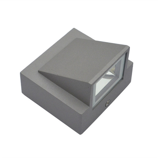 Lampada da parete a LED IP65 L - Outdoor Lighting Wall Mount recensione e prezzo