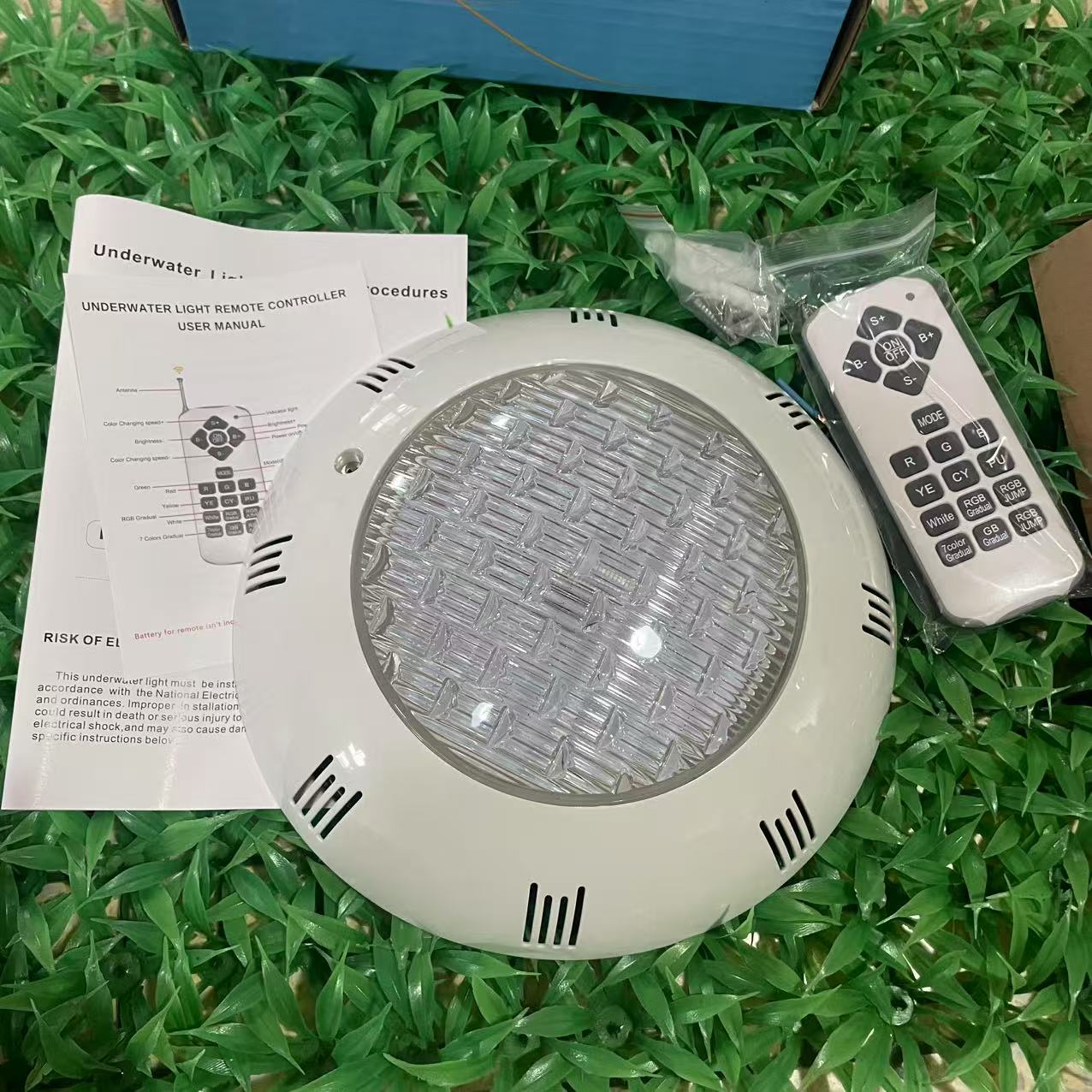 Luci per piscina a LED RGB AC1 - Pond Light Submersible recensione e prezzo